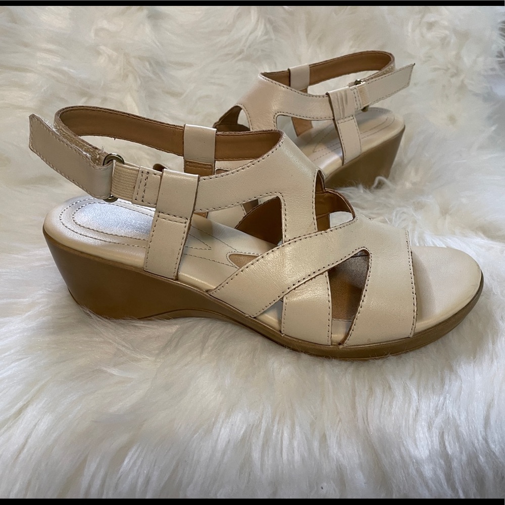 Naturalizer Tanner leather Sandal in Pale Ivory
